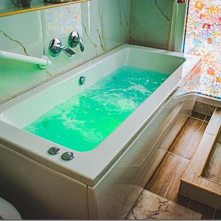 Kassandrou Suite Hot Tub-Jakuzzi - 2 Bedrooms - Big Balcony - Center Салоніки Екстер'єр фото